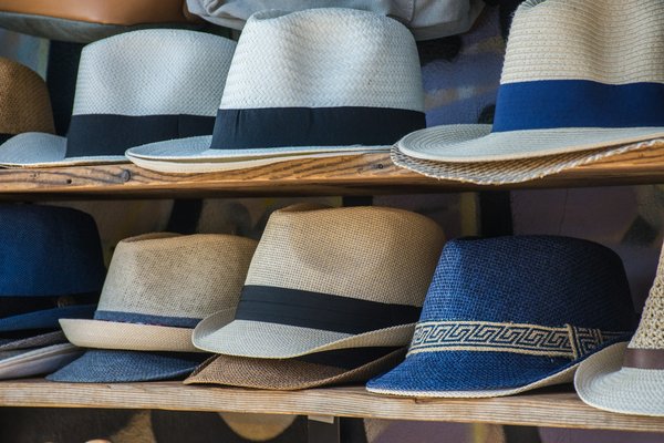 Quali sono le migliori tecniche per mantenere la forma dei cappelli in feltro?